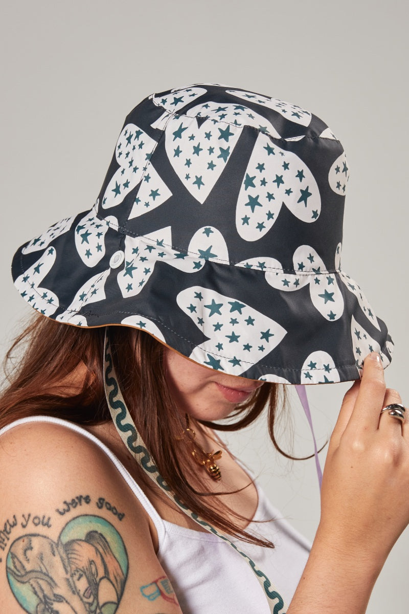 Sombrero Bucket Hat Corazón Estrellado
