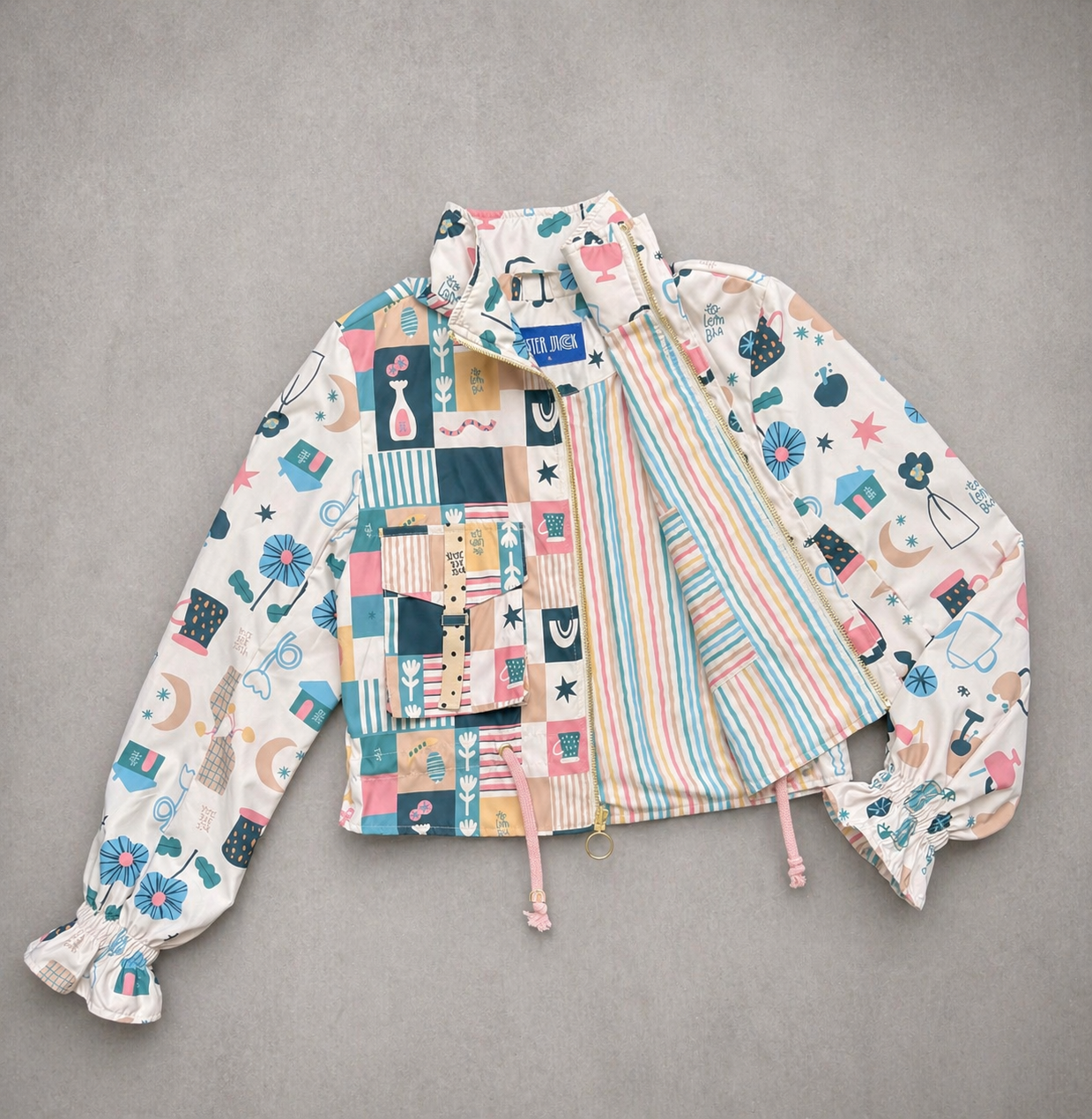 Chaqueta corta estampada crema