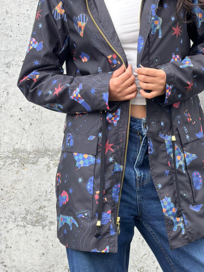 Chaqueta Parka Estampada Negra